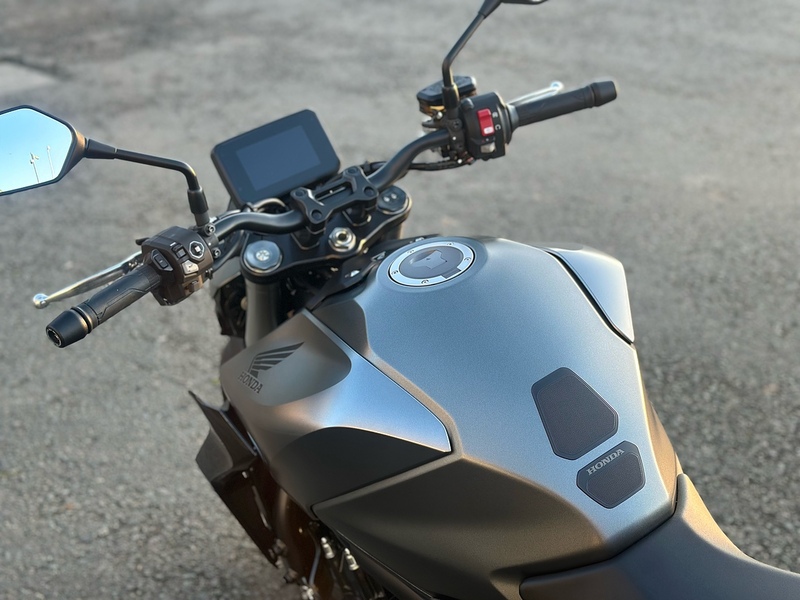 Honda 1000 Naked Petrol Manual Euro 5 (151 ps)