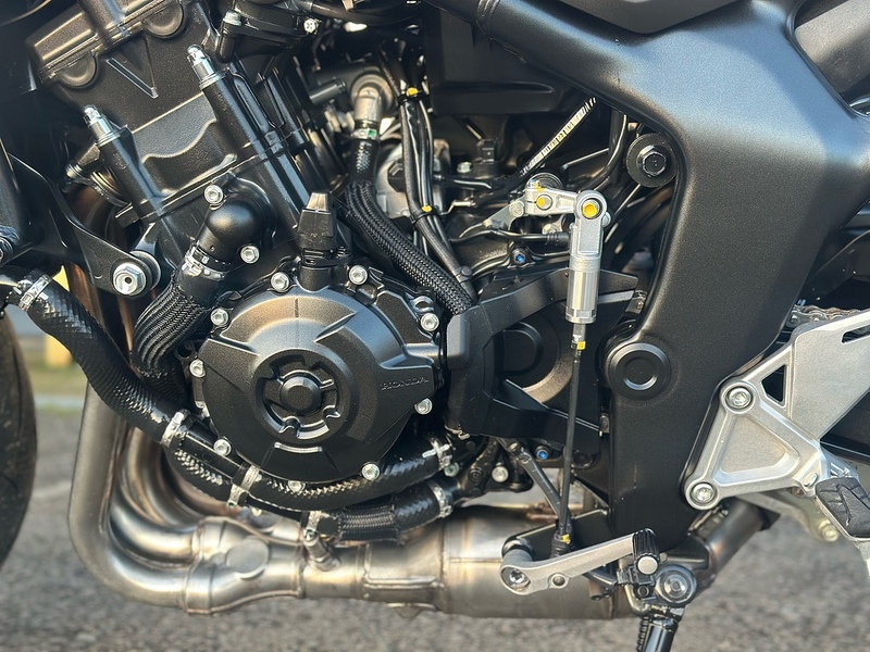 Honda 1000 Naked Petrol Manual Euro 5 (151 ps)