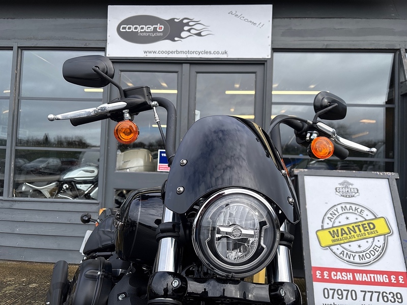 Harley-Davidson 1745 FXBB Street Bob Custom Cruiser Petrol Manual Euro 4 (87 ps)