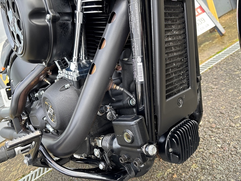 Harley-Davidson 1745 FXBB Street Bob Custom Cruiser Petrol Manual Euro 4 (87 ps)