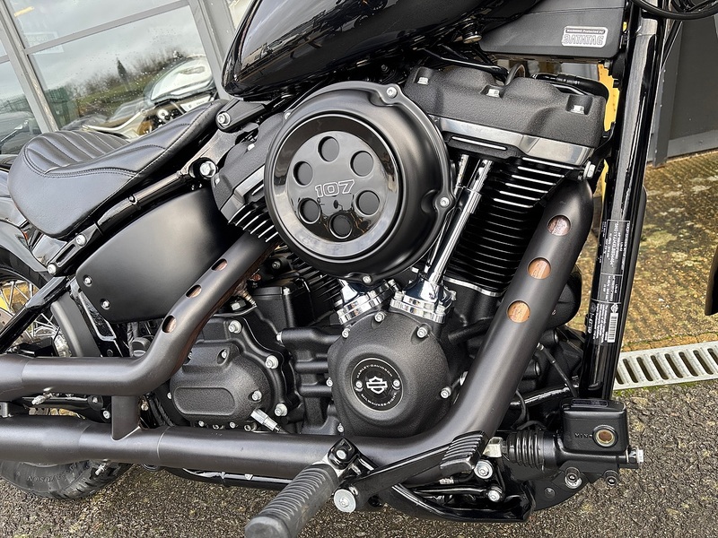 Harley-Davidson 1745 FXBB Street Bob Custom Cruiser Petrol Manual Euro 4 (87 ps)