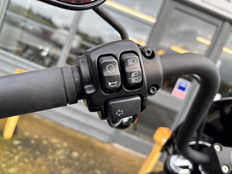 Harley-Davidson 1745 FXBB Street Bob Custom Cruiser Petrol Manual Euro 4 (87 ps)