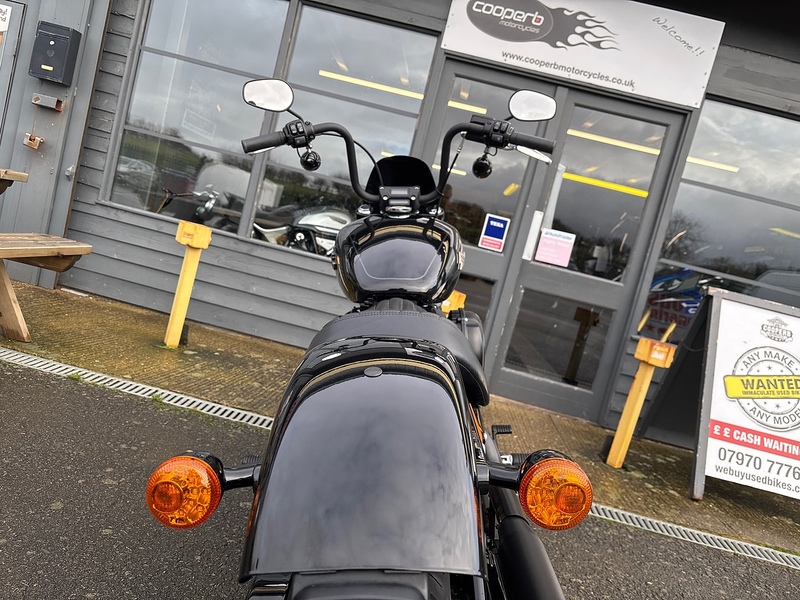 Harley-Davidson 1745 FXBB Street Bob Custom Cruiser Petrol Manual Euro 4 (87 ps)