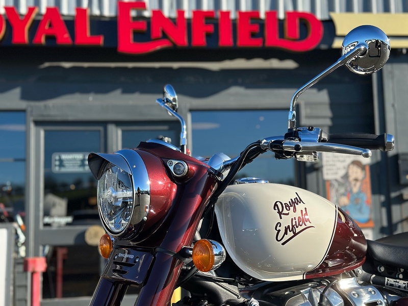 Royal Enfield 2025 Royal Enfield Classic 650 Just 1572 Miles Extras!!