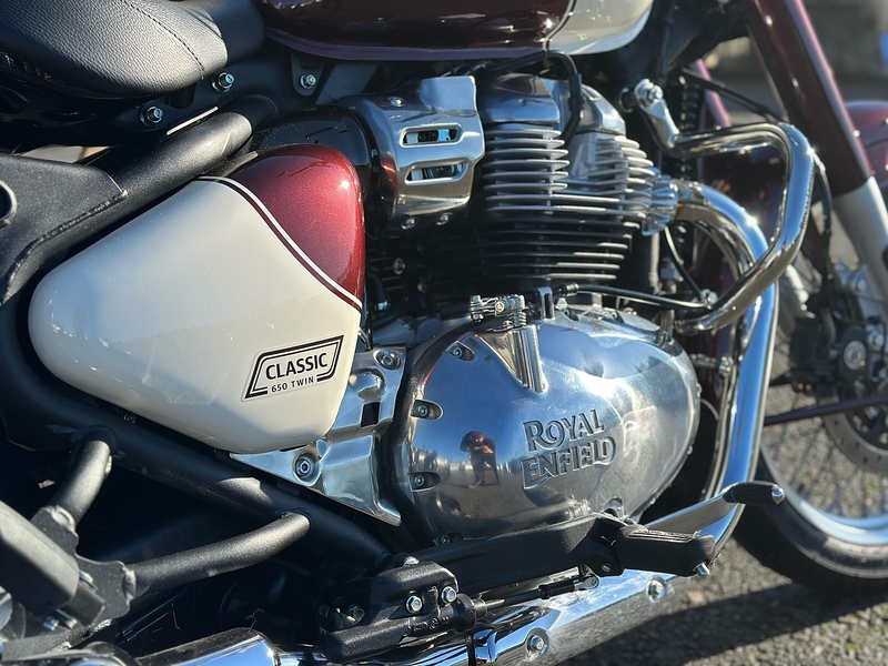Royal Enfield 2025 Royal Enfield Classic 650 Just 1572 Miles Extras!!
