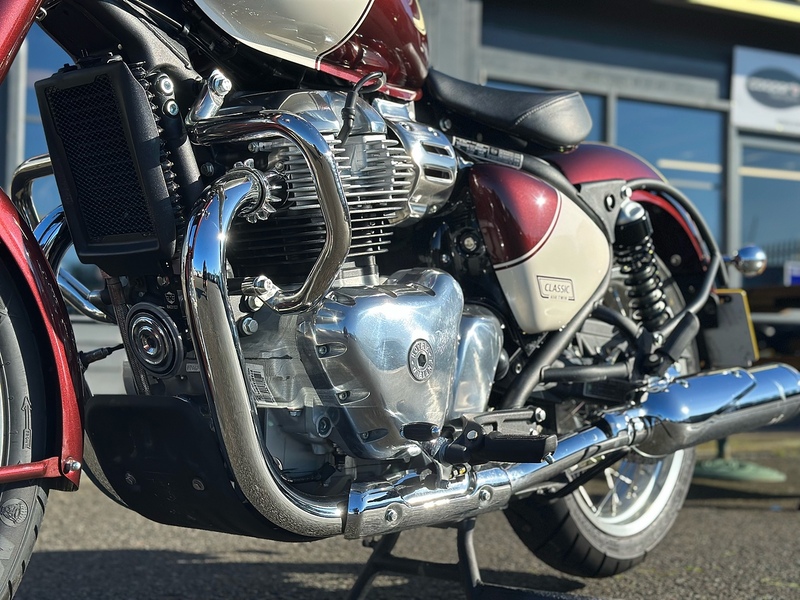 Royal Enfield 2025 Royal Enfield Classic 650 Just 1572 Miles Extras!!