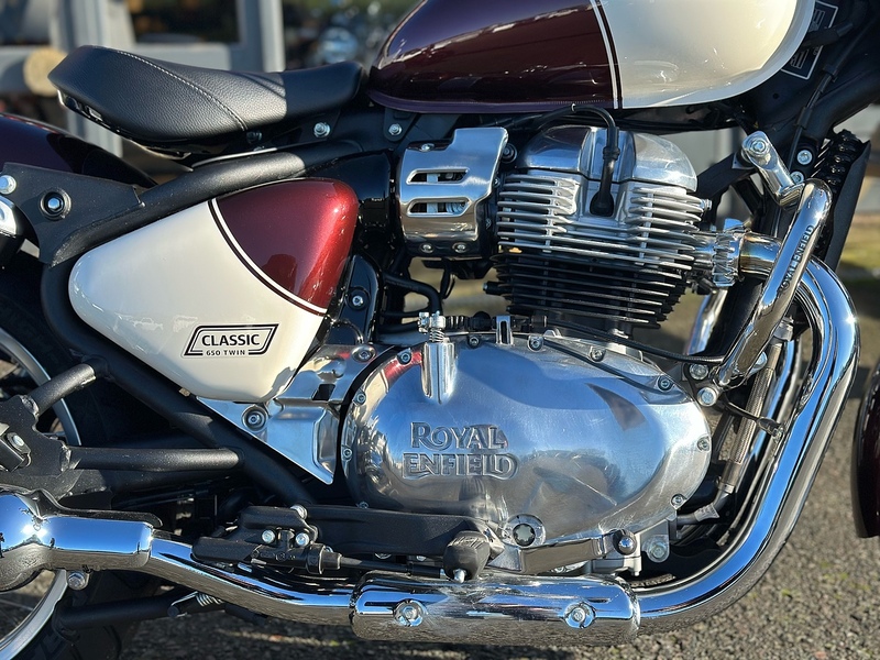 Royal Enfield 2025 Royal Enfield Classic 650 Just 1572 Miles Extras!!