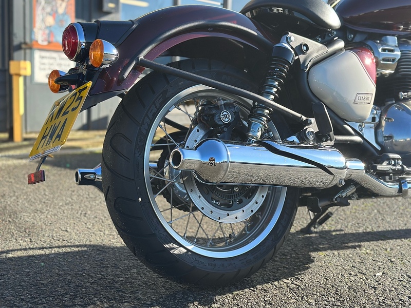 Royal Enfield 2025 Royal Enfield Classic 650 Just 1572 Miles Extras!!