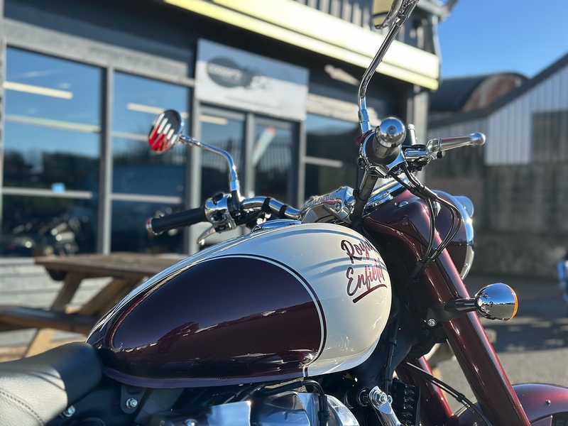 Royal Enfield 2025 Royal Enfield Classic 650 Just 1572 Miles Extras!!