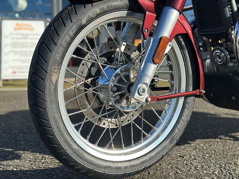 Royal Enfield 2025 Royal Enfield Classic 650 Just 1572 Miles Extras!!