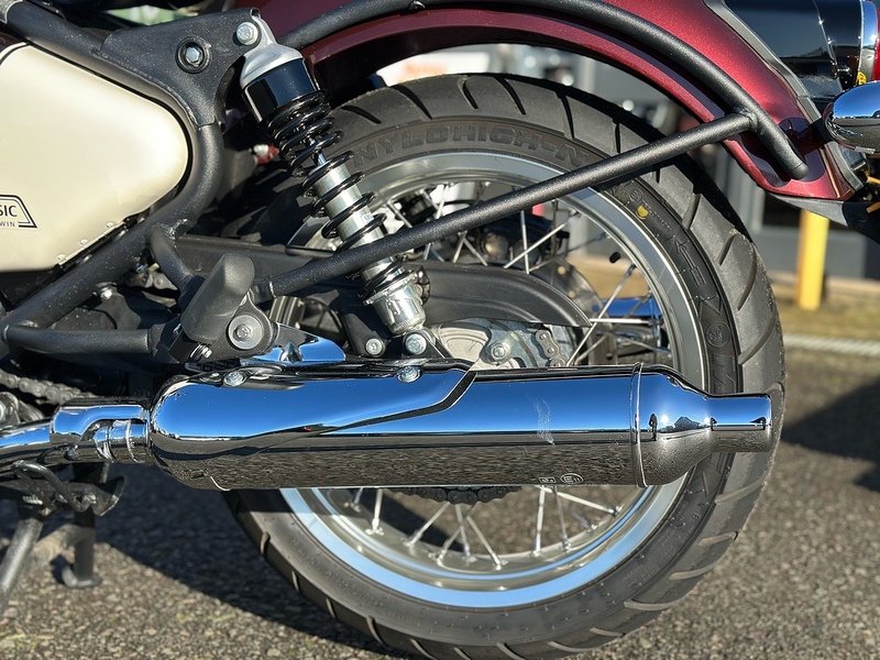 Royal Enfield 2025 Royal Enfield Classic 650 Just 1572 Miles Extras!!