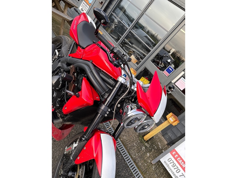 Triumph 1050 Naked Petrol Manual (129 ps)