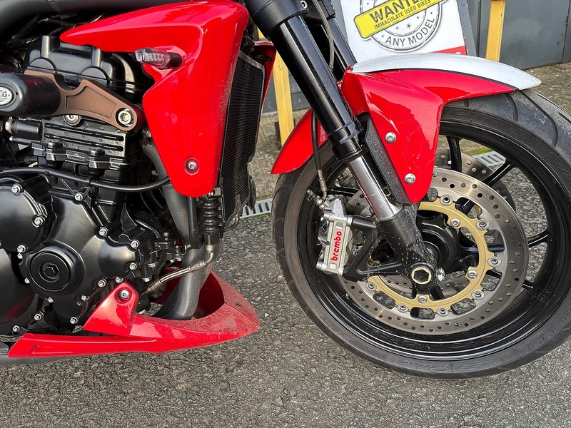 Triumph 1050 Naked Petrol Manual (129 ps)