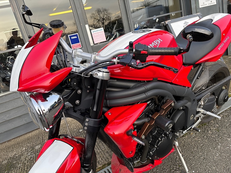 Triumph 1050 Naked Petrol Manual (129 ps)