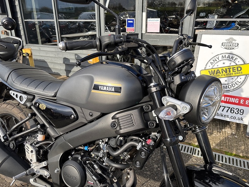 Yamaha E5 0.125 Roadster/Retro Manual Petrol