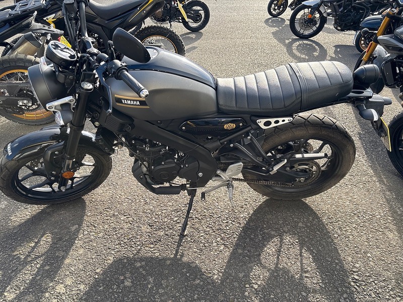 Yamaha E5 0.125 Roadster/Retro Manual Petrol