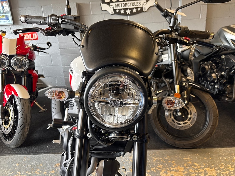 Yamaha 125 Roadster/Retro Petrol Manual Euro 5 (15 ps)