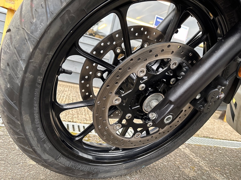 Suzuki 650 Adventure Petrol Manual Euro 5 (71 ps)
