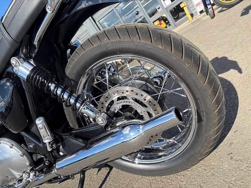 TRIUMPH BONNEVILLE RETRO 1.2 MANUAL PETROL