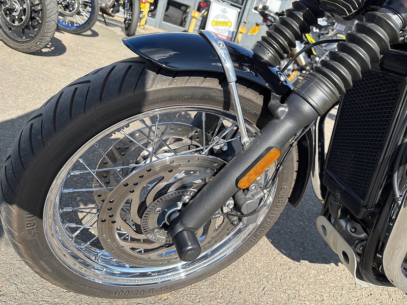 TRIUMPH BONNEVILLE RETRO 1.2 MANUAL PETROL