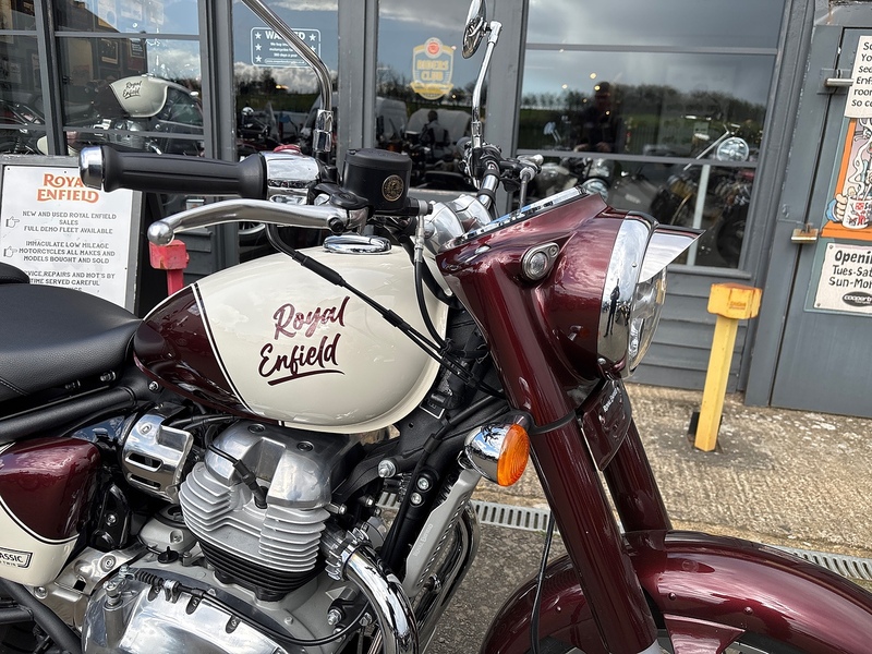 Royal Enfield 650 Roadster/Retro Petrol Constant mesh Euro 5 (47 ps)