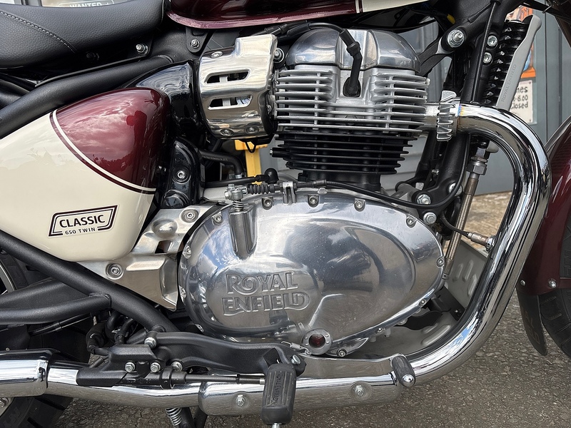 Royal Enfield 650 Roadster/Retro Petrol Constant mesh Euro 5 (47 ps)