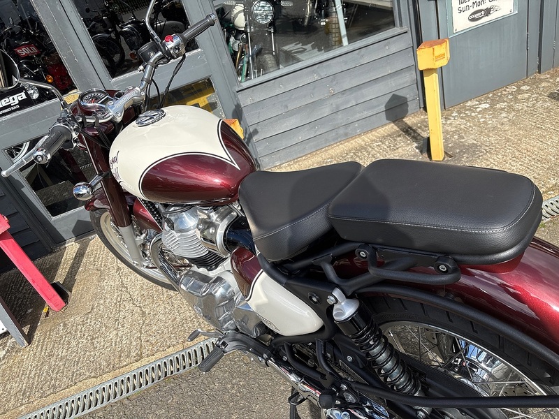 Royal Enfield 650 Roadster/Retro Petrol Constant mesh Euro 5 (47 ps)