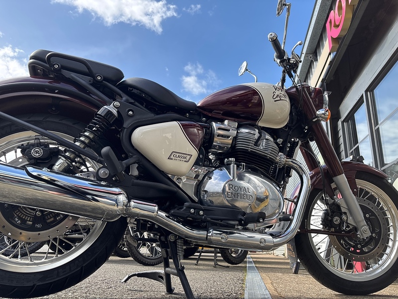 Royal Enfield 650 Roadster/Retro Petrol Constant mesh Euro 5 (47 ps)