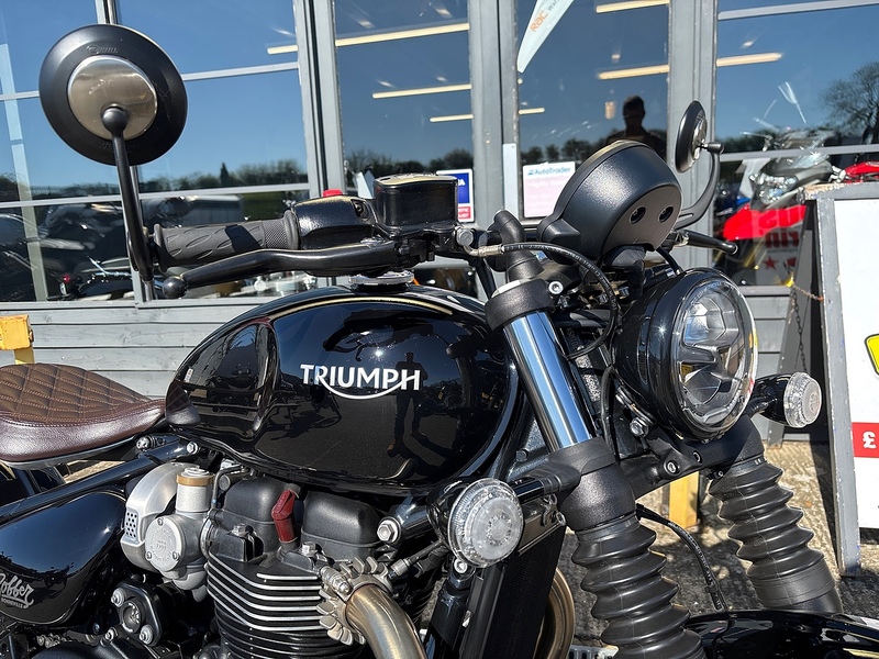 Triumph Triumph Bobber 1200 Custom Cruiser 1.2 Manual Petrol