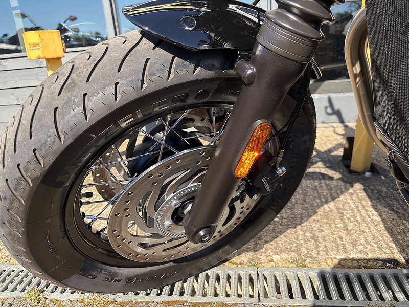 Triumph Triumph Bobber 1200 Custom Cruiser 1.2 Manual Petrol