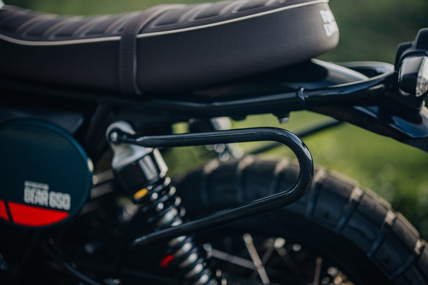 BLACK PANNIER RAILS - BEAR