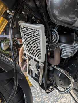 SILVER OIL COOLER GUARD - BEAR 650