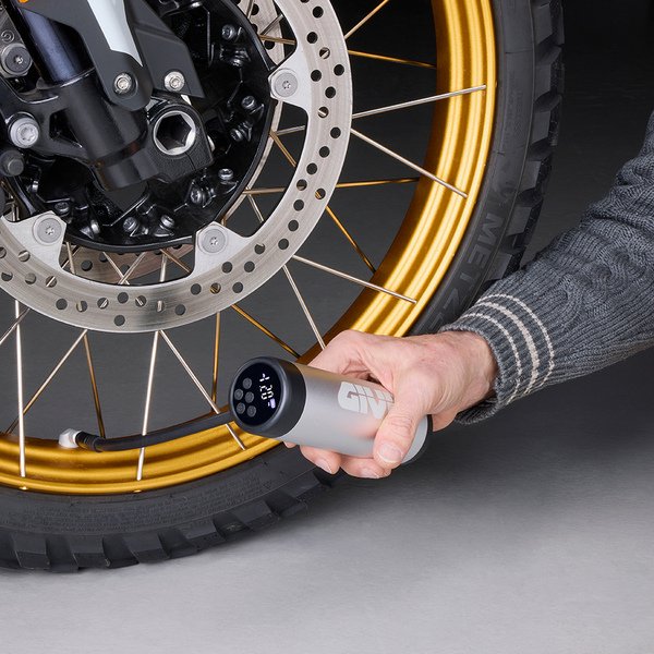 RECHARGABLE BATTERY POWERED COMPRESSOR Image 2