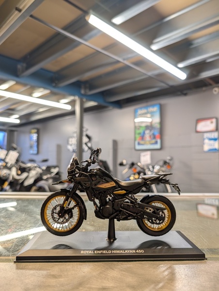 NEW HIMALAYAN SCALE MODEL HANLE BLACK Image 1