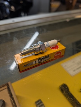 NGK CR8E SPARK PLUG FOR ROYAL ENFIELD 650 TWINS