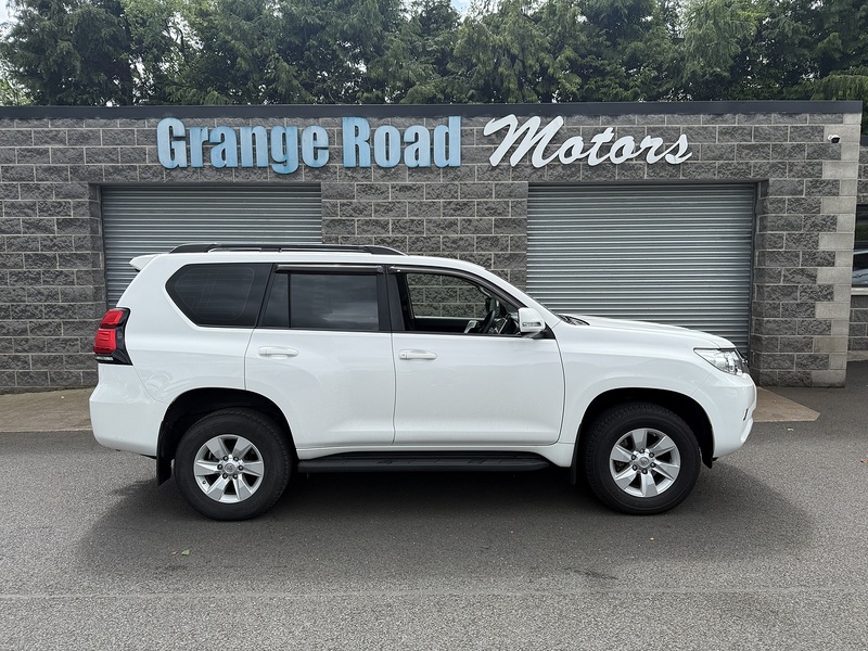 Toyota 2.8D Active SUV 5dr Diesel Auto 4WD Euro 6 (s/s) (7 Seat) (204 ps)