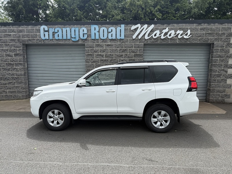 Toyota 2.8D Active SUV 5dr Diesel Auto 4WD Euro 6 (s/s) (7 Seat) (204 ps)