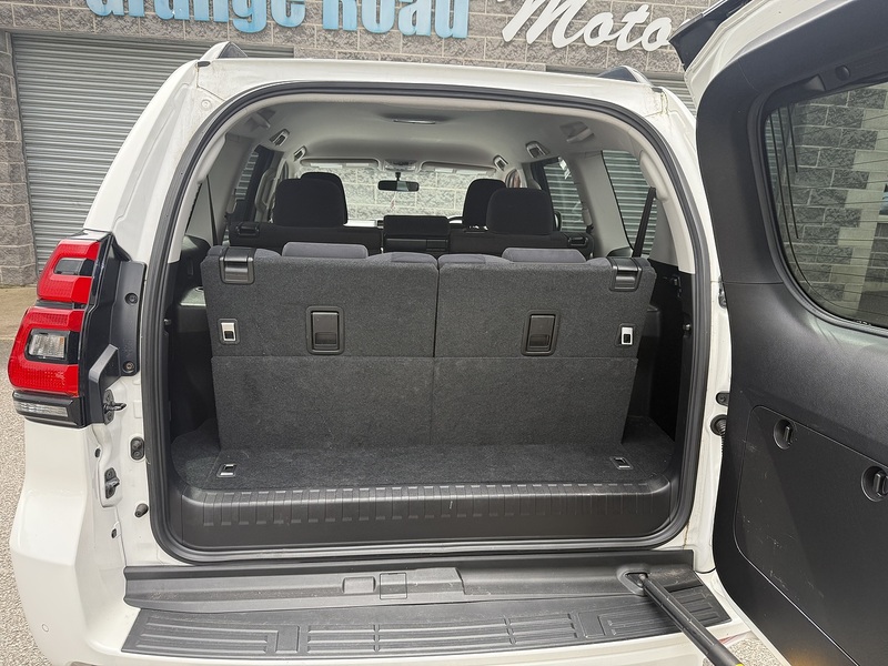 Toyota 2.8D Active SUV 5dr Diesel Auto 4WD Euro 6 (s/s) (7 Seat) (204 ps)