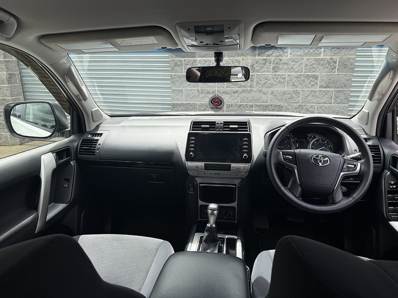 Toyota 2.8D Active SUV 5dr Diesel Auto 4WD Euro 6 (s/s) (7 Seat) (204 ps)
