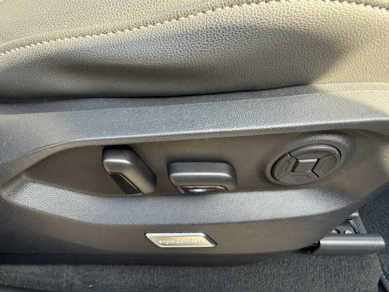 Volkswagen 3.0 TDI V6 Black Edition SUV 5dr Diesel Tiptronic 4Motion Euro 6 (s/s) (286 ps)