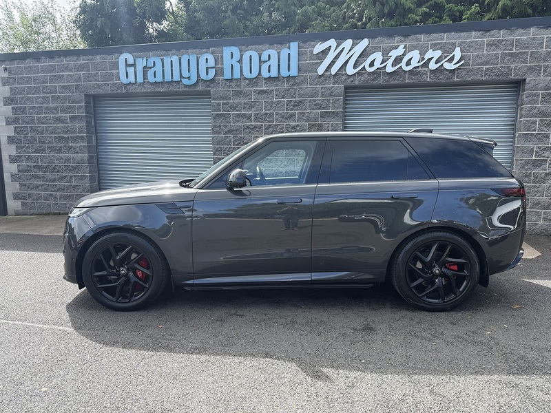 Land Rover 3.0 D300 MHEV Dynamic SE SUV 5dr Diesel Auto 4WD Euro 6 (s/s) (300 ps)