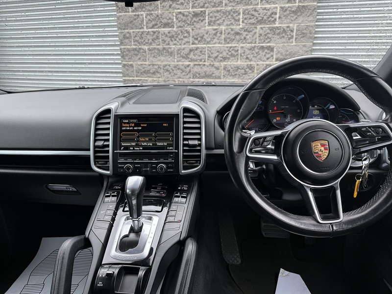 Porsche 3.0 TD V6 SUV 5dr Diesel TiptronicS 4WD Euro 6 (s/s) (262 ps)