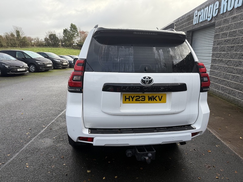 Toyota 2.8D Active SUV 5dr Diesel Auto 4WD Euro 6 (s/s) (7 Seat) (204 ps)