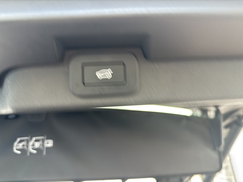 Land Rover 3.0 D300 MHEV R-Dynamic HSE SUV 5dr Diesel Auto 4WD Euro 6 (s/s) (300 ps)