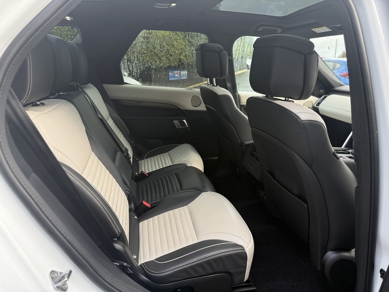 Land Rover 3.0 D300 MHEV R-Dynamic HSE SUV 5dr Diesel Auto 4WD Euro 6 (s/s) (300 ps)