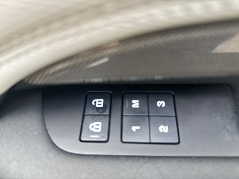 Land Rover 3.0 D300 MHEV R-Dynamic HSE SUV 5dr Diesel Auto 4WD Euro 6 (s/s) (300 ps)