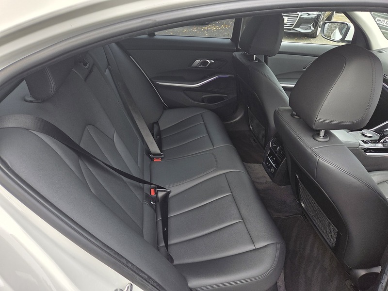 BMW 2.0 320d SE Saloon 4dr Diesel Auto Euro 6 (s/s) (190 ps)