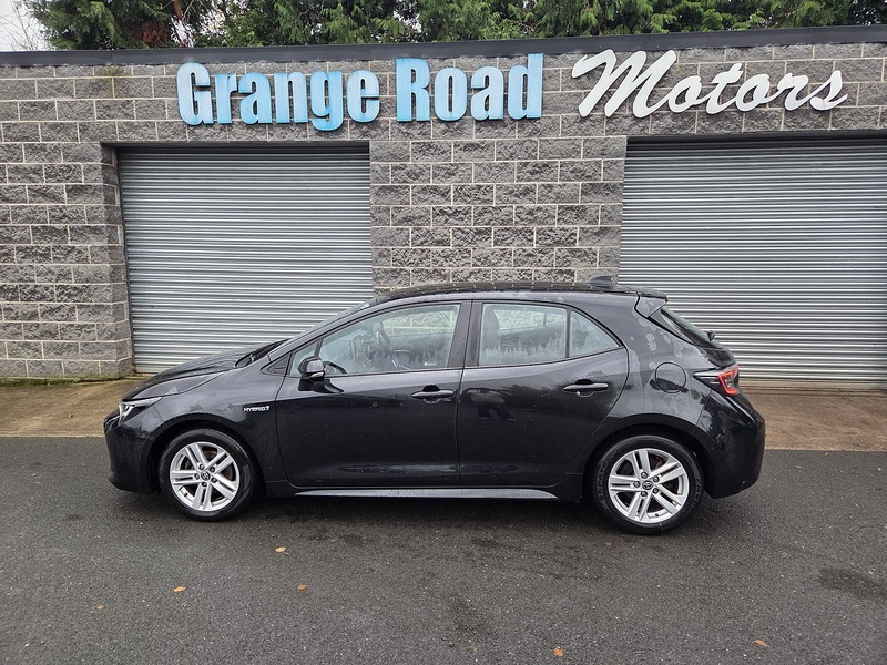 Toyota 1.8 VVT-h GPF Icon Tech Hatchback 5dr Petrol Hybrid CVT Euro 6 (s/s) (122 ps)