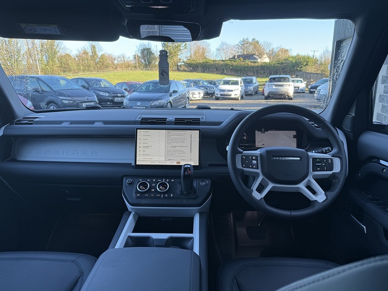 Land Rover 3.0 D250 MHEV X-Dynamic SE SUV 5dr Diesel Auto 4WD Euro 6 (s/s) (250 ps)