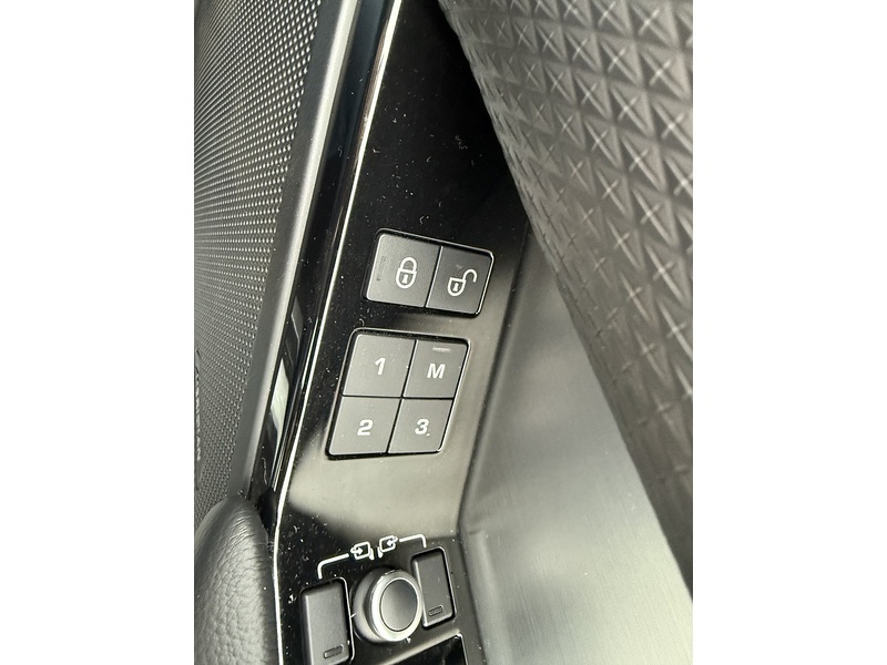 Land Rover 2.0 D240 R-Dynamic S SUV 5dr Diesel Auto 4WD Euro 6 (s/s) (240 ps)